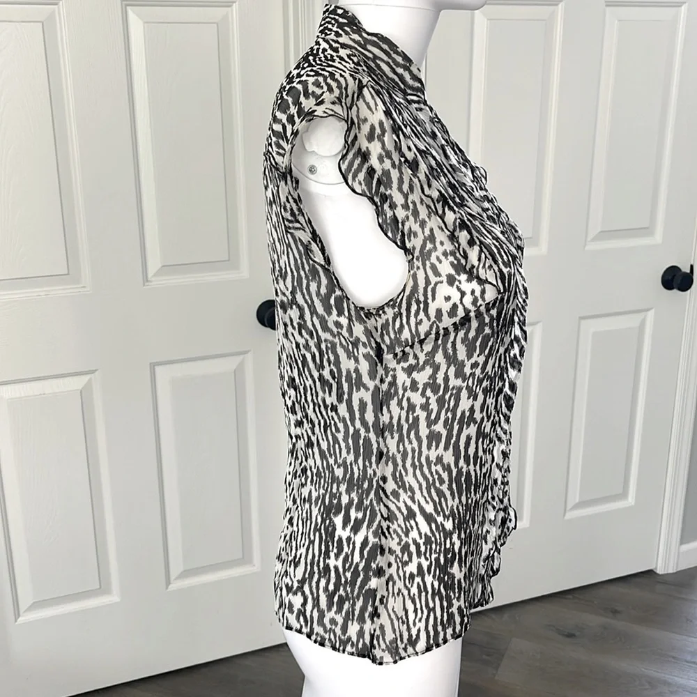 Banana Republic Vintage Animal Print Black/White Ruffled Sheer Sleeveless Blouse - Picture 2 of 8